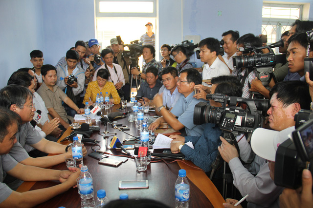 Đà[-]Nẵng[-]thu[-]hồi[-]công[-]văn[-]đề[-]nghị[-]các[-]báo[-]cung[-]cấp[-]nội[-]dung[-]trước[-]khi[-]in